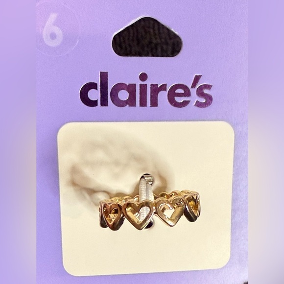 Claire's Gold-tone Open Heart Band Metal Ring, Women’s Size 6 - Picture 2 of 4